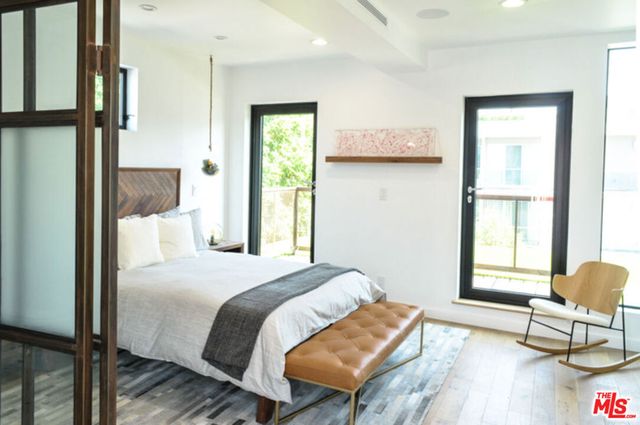 715 N El Centro Avenue, Los Angeles, CA 90038