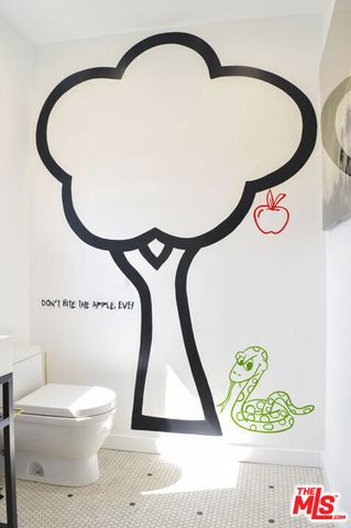 715 N El Centro Avenue, Los Angeles, CA 90038