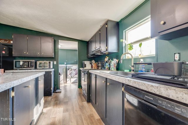 274 Memorial School Lane, Duffield, VA 24244