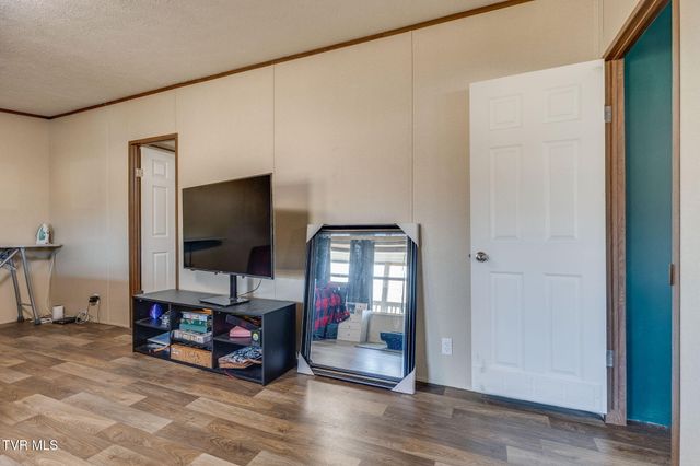 274 Memorial School Lane, Duffield, VA 24244