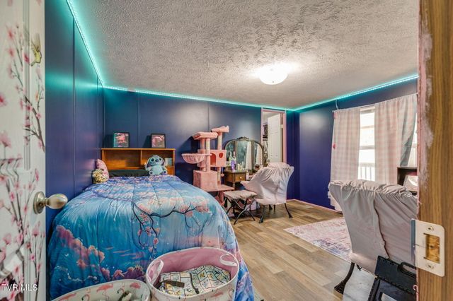 274 Memorial School Lane, Duffield, VA 24244