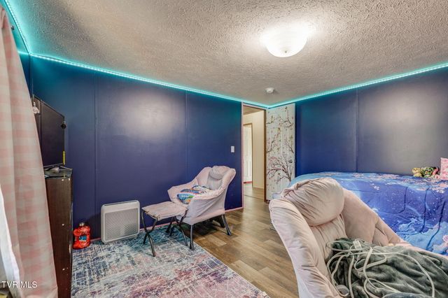 274 Memorial School Lane, Duffield, VA 24244