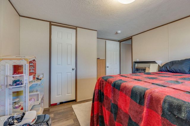 274 Memorial School Lane, Duffield, VA 24244