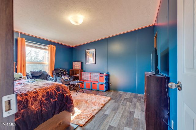 274 Memorial School Lane, Duffield, VA 24244