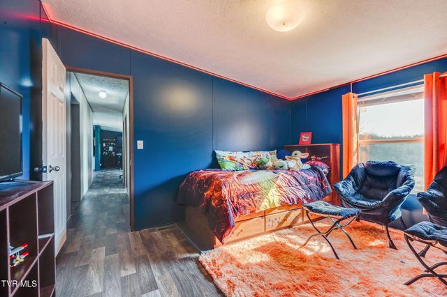 274 Memorial School Lane, Duffield, VA 24244