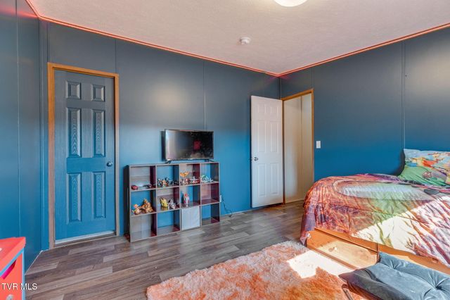 274 Memorial School Lane, Duffield, VA 24244