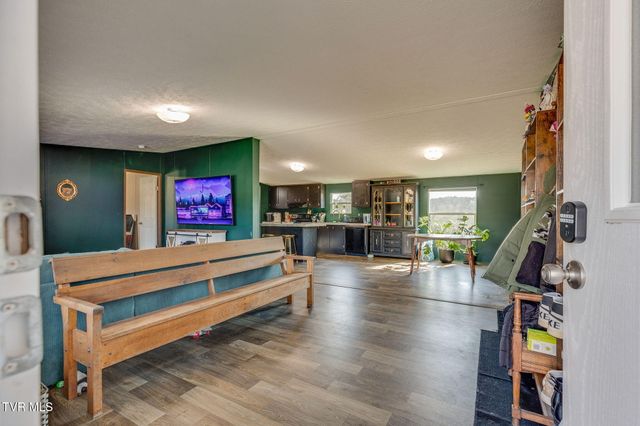 274 Memorial School Lane, Duffield, VA 24244