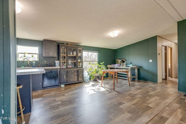 274 Memorial School Lane, Duffield, VA 24244