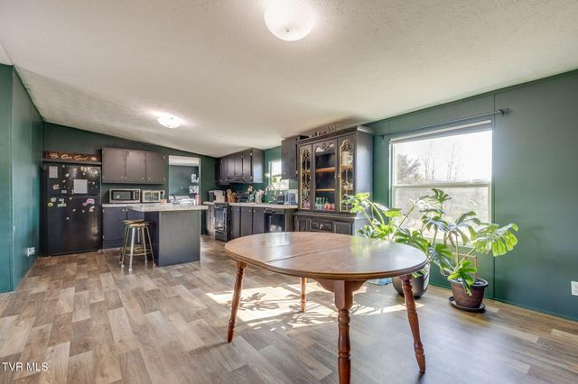 274 Memorial School Lane, Duffield, VA 24244