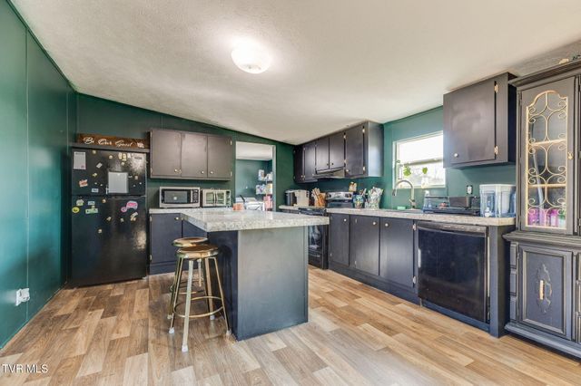 274 Memorial School Lane, Duffield, VA 24244