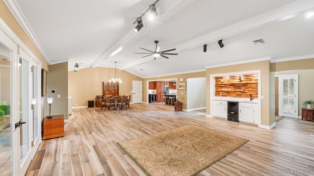 2505 Glynnwood Drive, Bartlesville, OK 74006