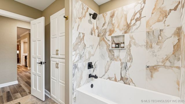 2505 Glynnwood Drive, Bartlesville, OK 74006