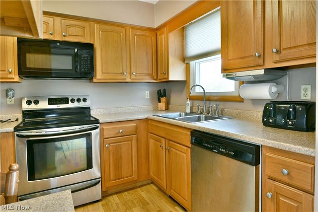 4539 N Leavitt Road NW, Warren, OH 44485