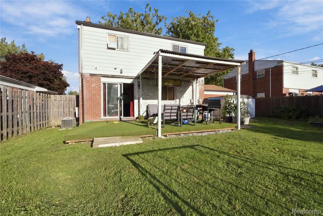 29615 Roan Drive, Warren, MI 48093