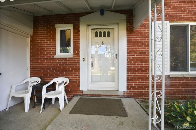 29615 Roan Drive, Warren, MI 48093