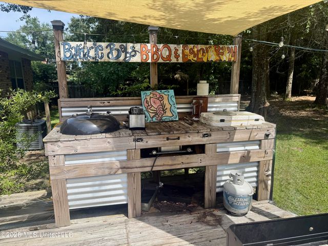 595 Neal Drive, D'iberville, MS 39540