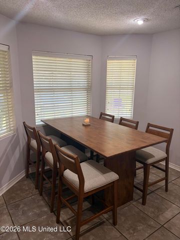 595 Neal Drive, D'iberville, MS 39540