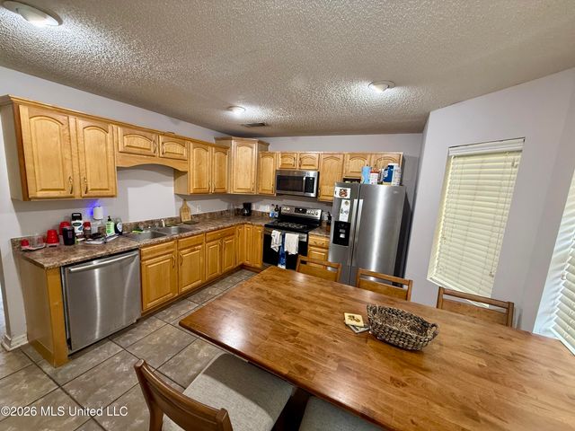 595 Neal Drive, D'iberville, MS 39540