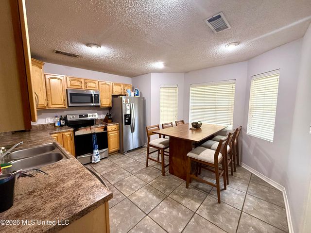 595 Neal Drive, D'iberville, MS 39540