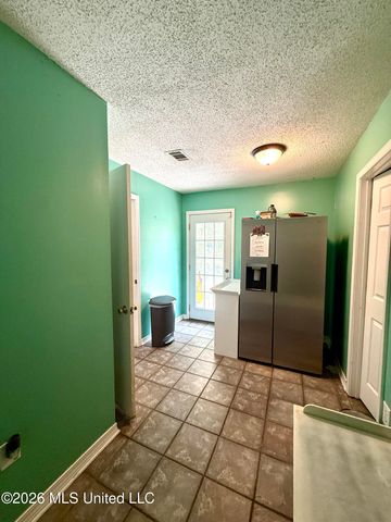595 Neal Drive, D'iberville, MS 39540