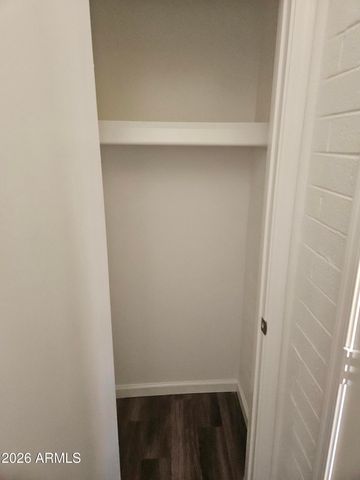 521 E BETHANY HOME Road, Phoenix, AZ 85012