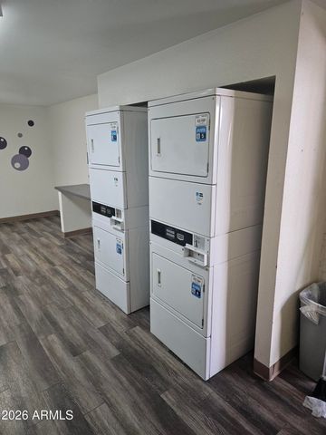 521 E BETHANY HOME Road, Phoenix, AZ 85012