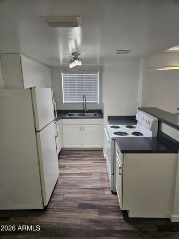 521 E BETHANY HOME Road, Phoenix, AZ 85012