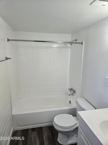 521 E BETHANY HOME Road, Phoenix, AZ 85012