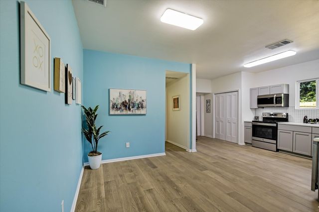 103 E Hoopes Ave, Pflugerville, TX 78660