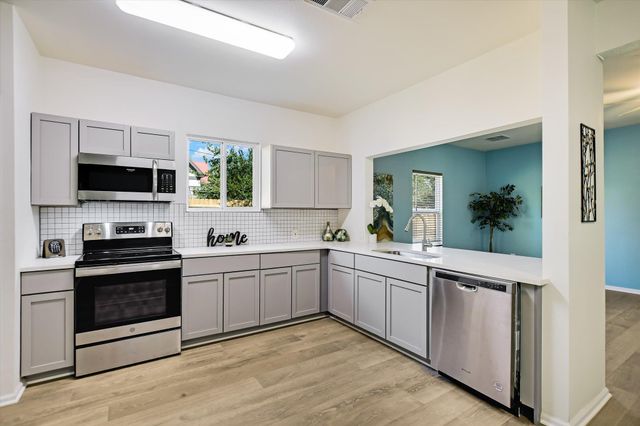 103 E Hoopes Ave, Pflugerville, TX 78660