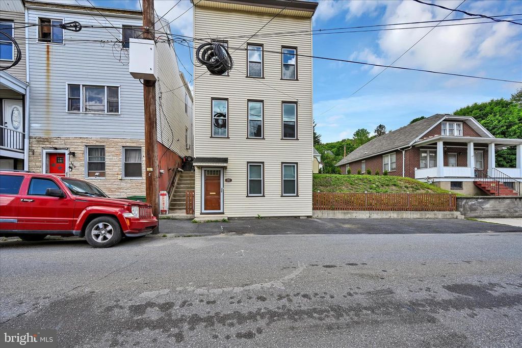 362 FRONT ST, Pottsville, PA 17901