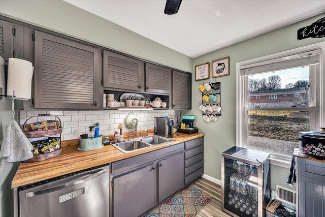 2814 Montvale RD, Roanoke, VA 24015