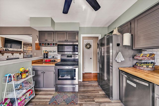 2814 Montvale RD, Roanoke, VA 24015