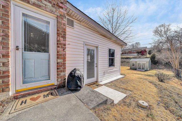 2814 Montvale RD, Roanoke, VA 24015