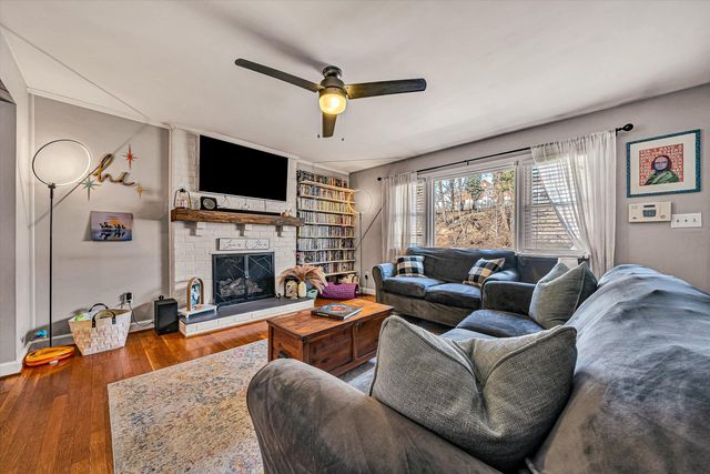 2814 Montvale RD, Roanoke, VA 24015