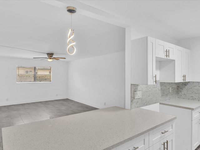 7430 Kimberly Boulevard 102d, North Lauderdale, FL 33068