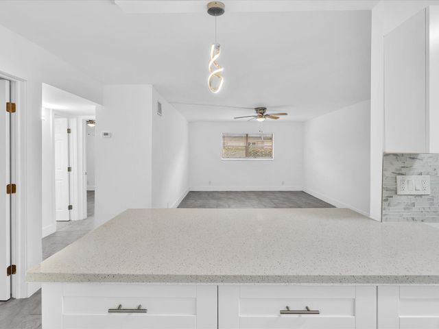 7430 Kimberly Boulevard 102d, North Lauderdale, FL 33068