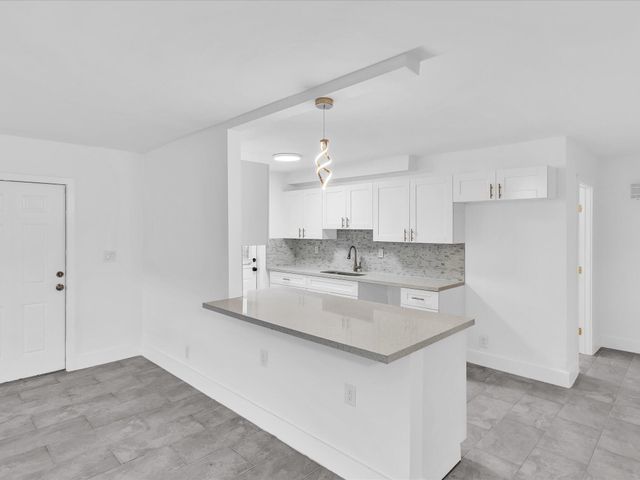 7430 Kimberly Boulevard 102d, North Lauderdale, FL 33068