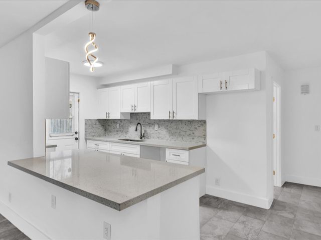 7430 Kimberly Boulevard 102d, North Lauderdale, FL 33068