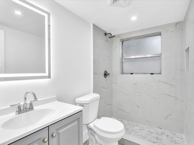 7430 Kimberly Boulevard 102d, North Lauderdale, FL 33068