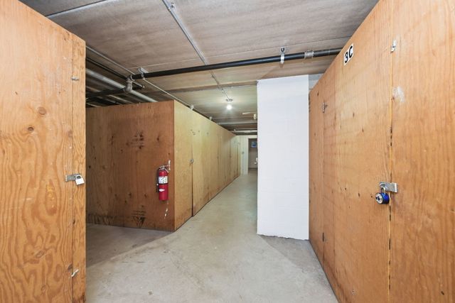 6533 N Northwest Highway 1C, Chicago, IL 60631