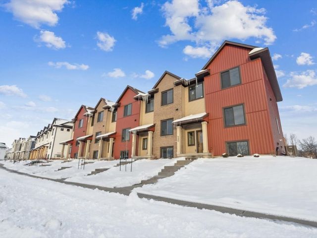 946 Dubs Drive, Iowa City, IA 52246