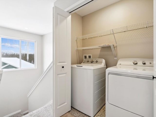 946 Dubs Drive, Iowa City, IA 52246