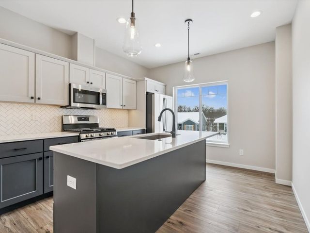 946 Dubs Drive, Iowa City, IA 52246