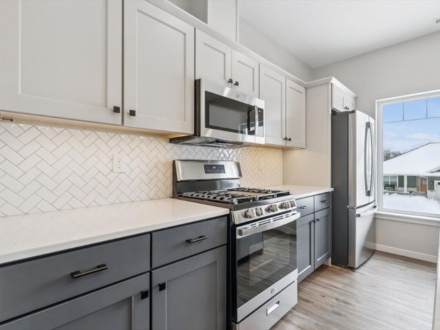 946 Dubs Drive, Iowa City, IA 52246