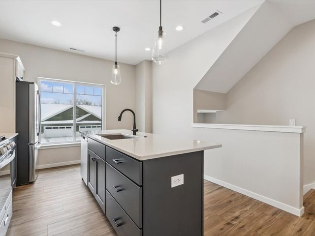 946 Dubs Drive, Iowa City, IA 52246