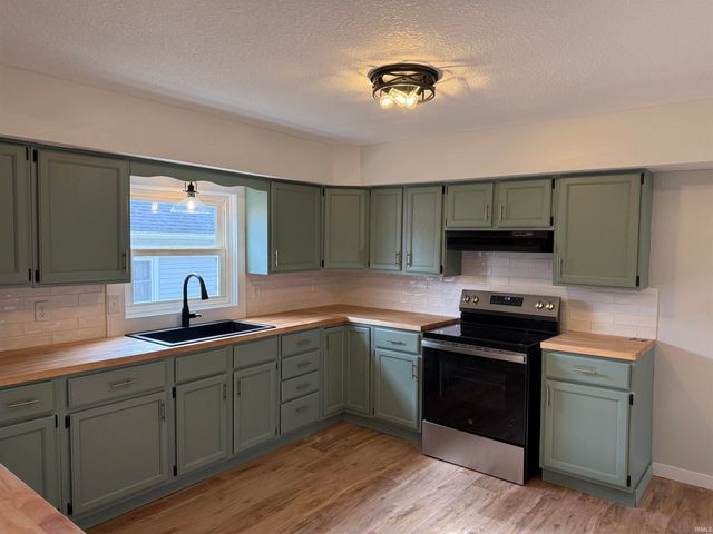 1107 N Lima Road, Kendallville, IN 46755