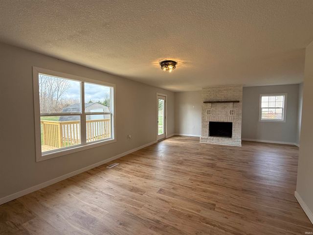 1107 N Lima Road, Kendallville, IN 46755