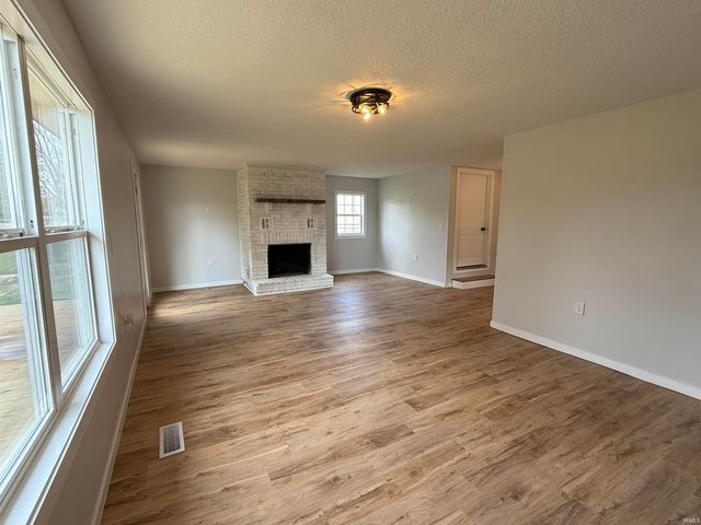 1107 N Lima Road, Kendallville, IN 46755