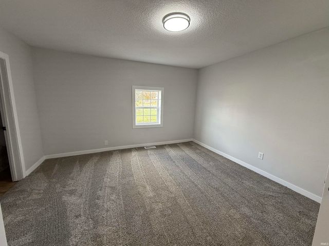 1107 N Lima Road, Kendallville, IN 46755